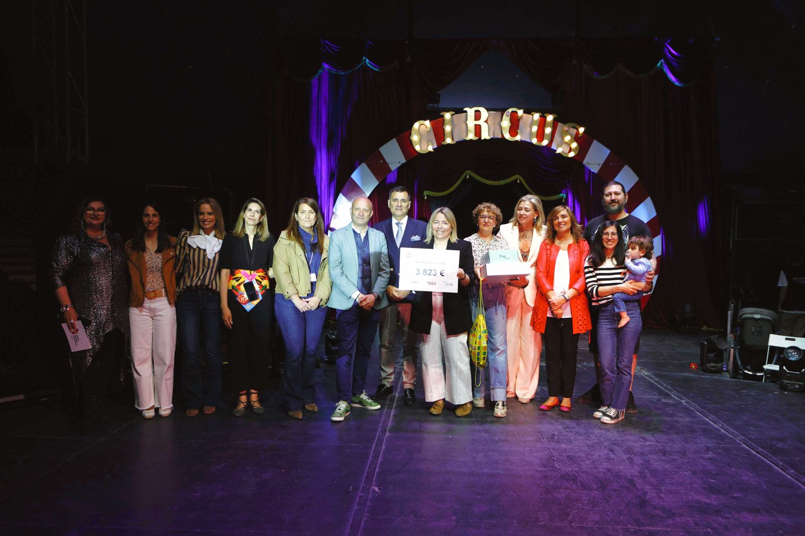 Desfile solidario de FITCA y Puerto Venecia en el Circo Rossi